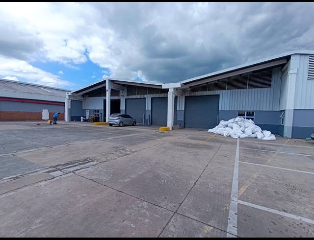 3,353M² WAREHOUSE TO LET IN NEW GERMANY